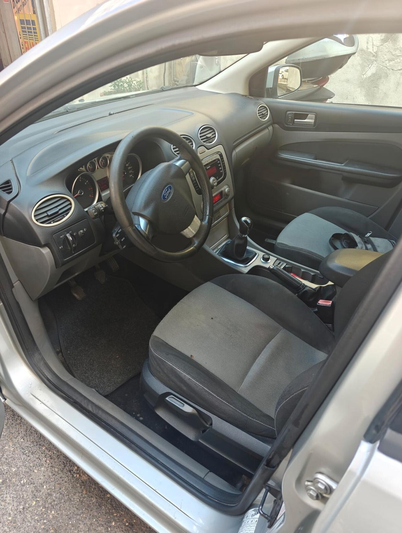 Ford Focus 1.6 105 CV Titanium