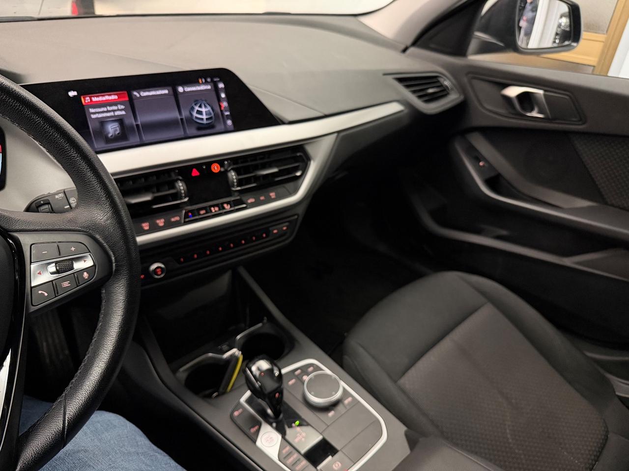 Bmw 116 116d 5p. Msport