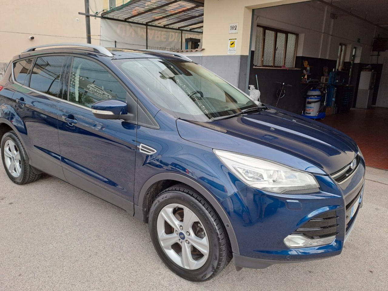 Ford Kuga 2.0 TDCI 140CV 4WD Titanium - PANORAMA