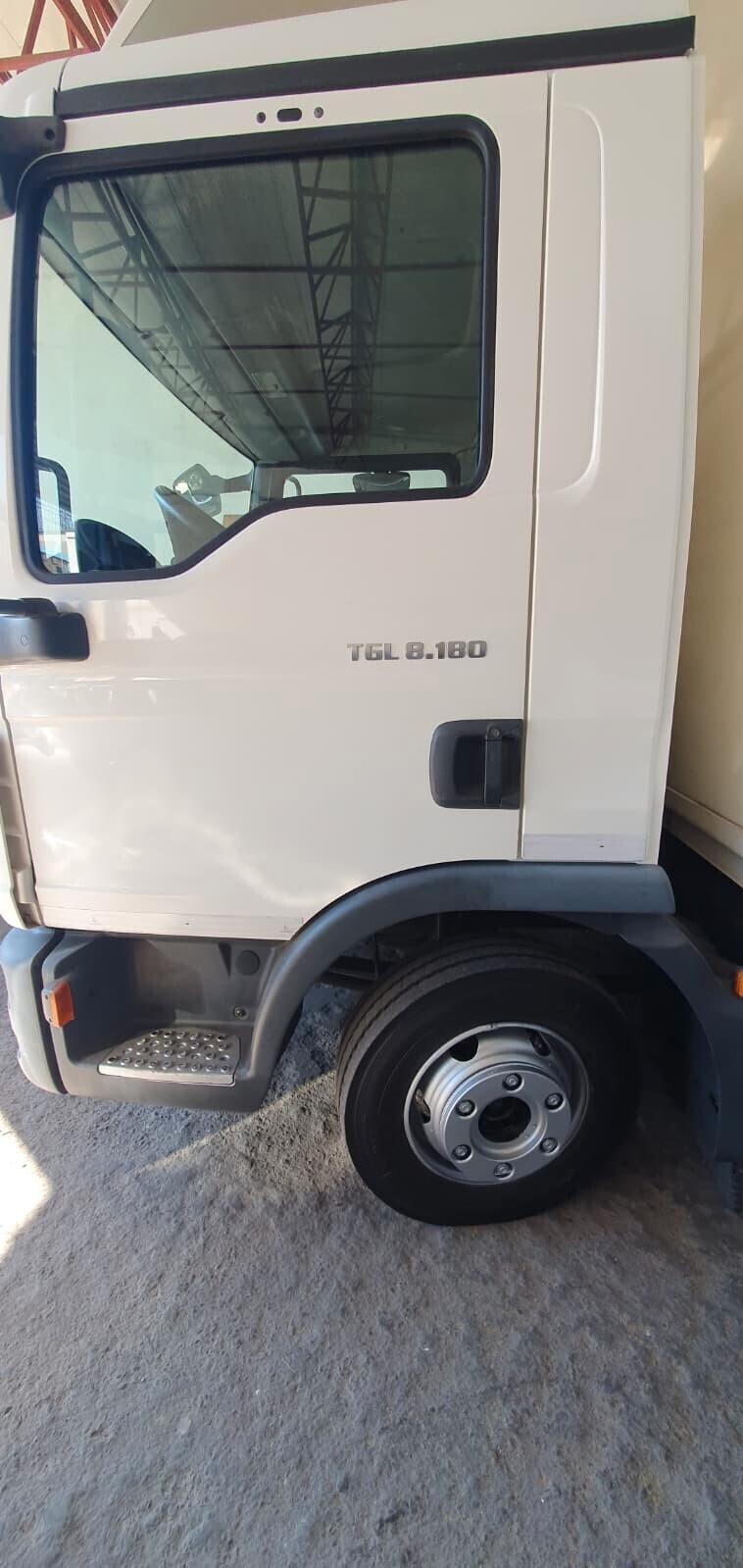 Man 8.180 con cassa in lega