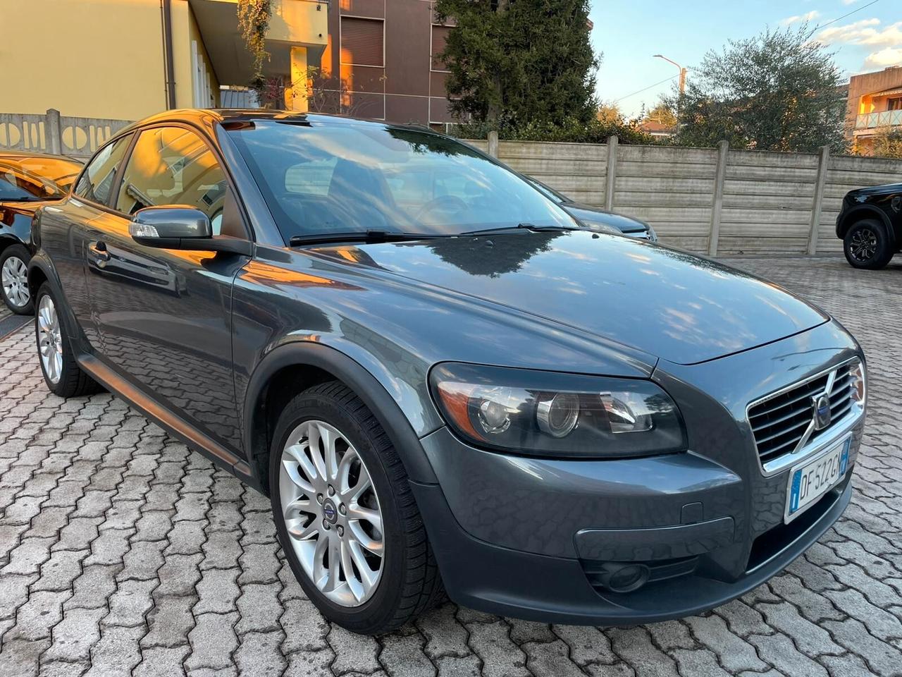 Volvo C30 1.8 Kinetic BOOK SERVICE COMPLETO