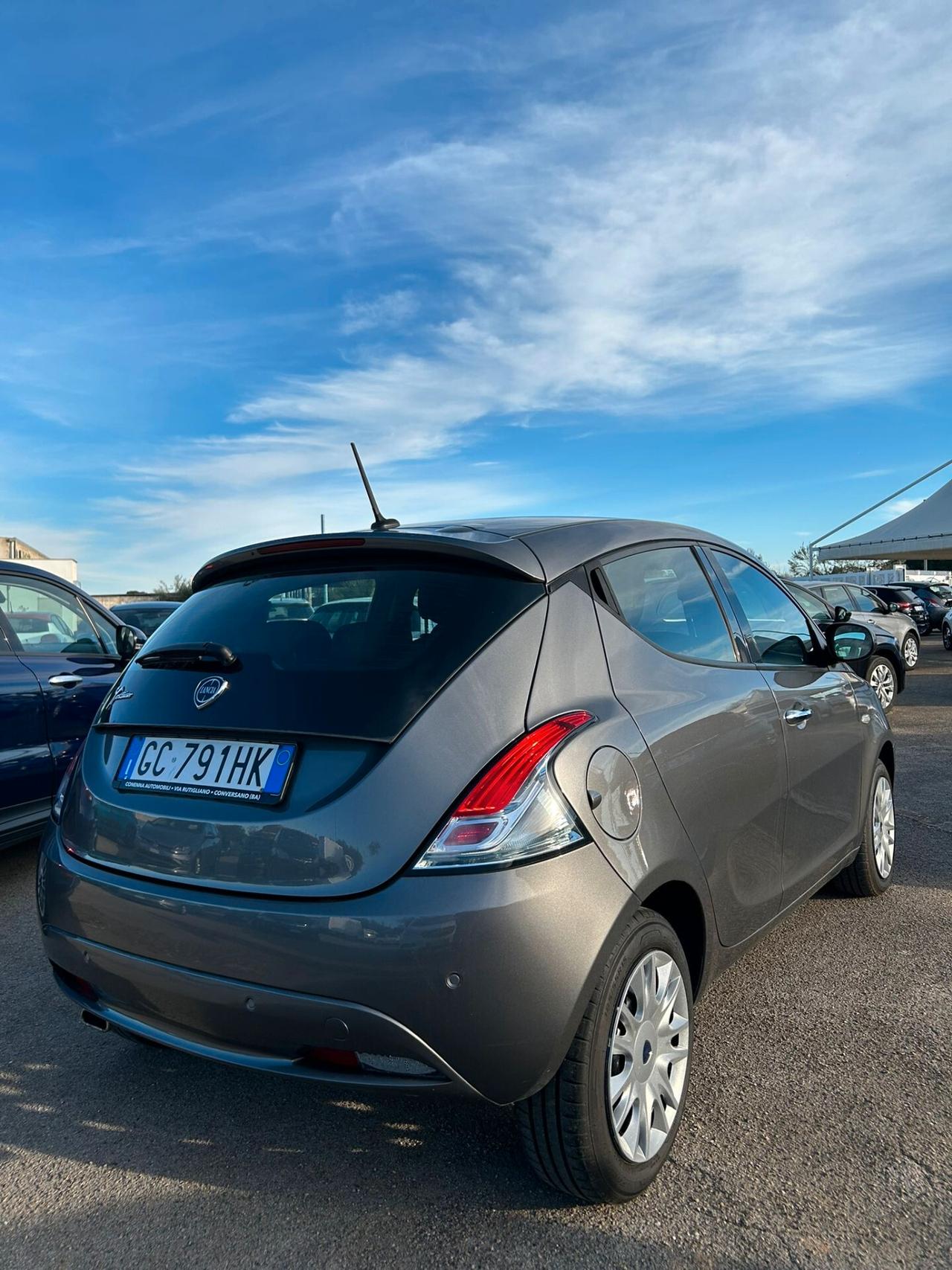 Lancia Ypsilon 1.2 69 CV 5 porte S&S Platinum
