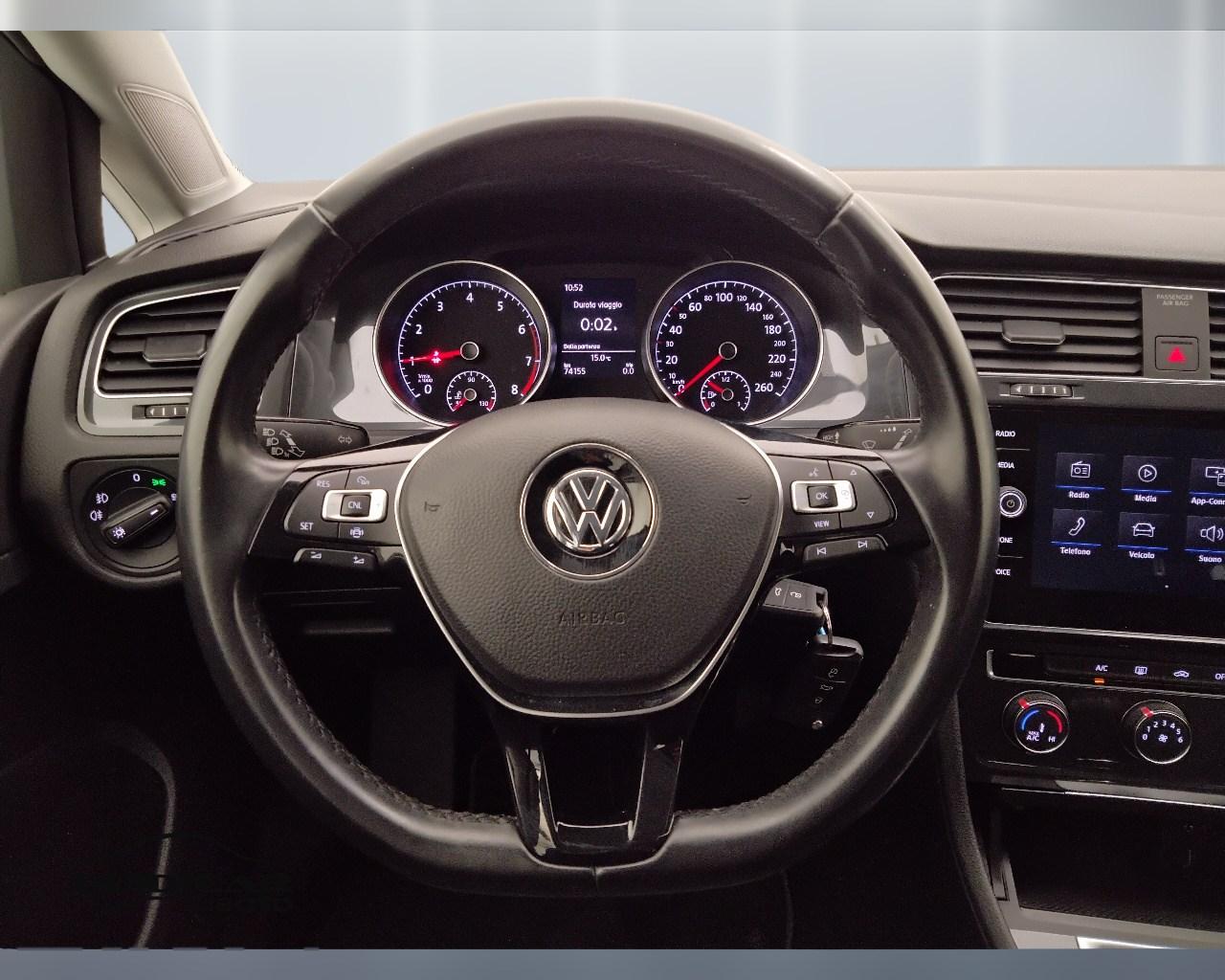 VOLKSWAGEN Golf VII 2017 5p - Golf 5p 1.0 tsi Trendline 85cv