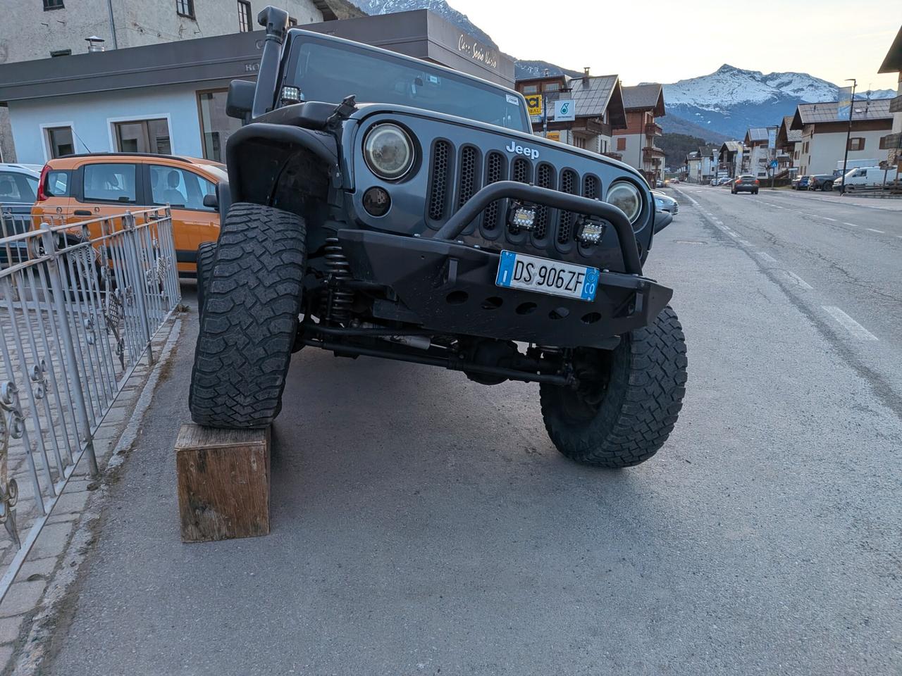 Jeep Wrangler 2.8 CRD Automatica