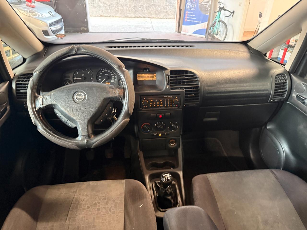 Opel Zafira 2.2 - 7 posti