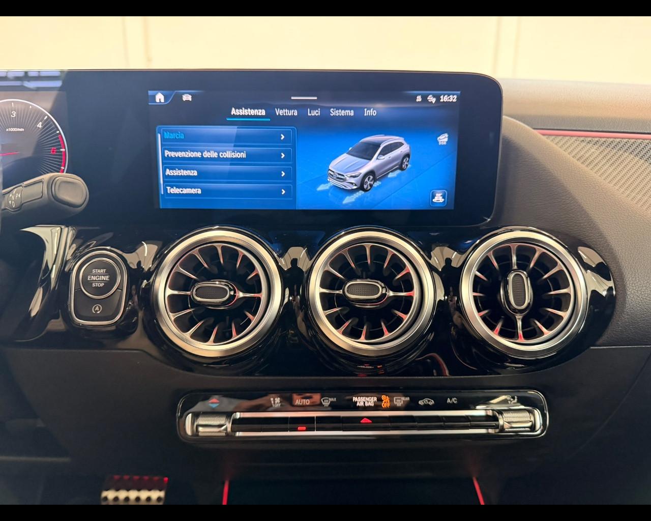Mercedes-Benz GLA (H247) - GLA 200 d Automatic 4Matic AMG Line Premium