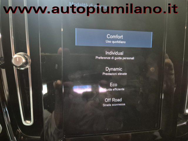 VOLVO XC40 T3 Momentum Core
