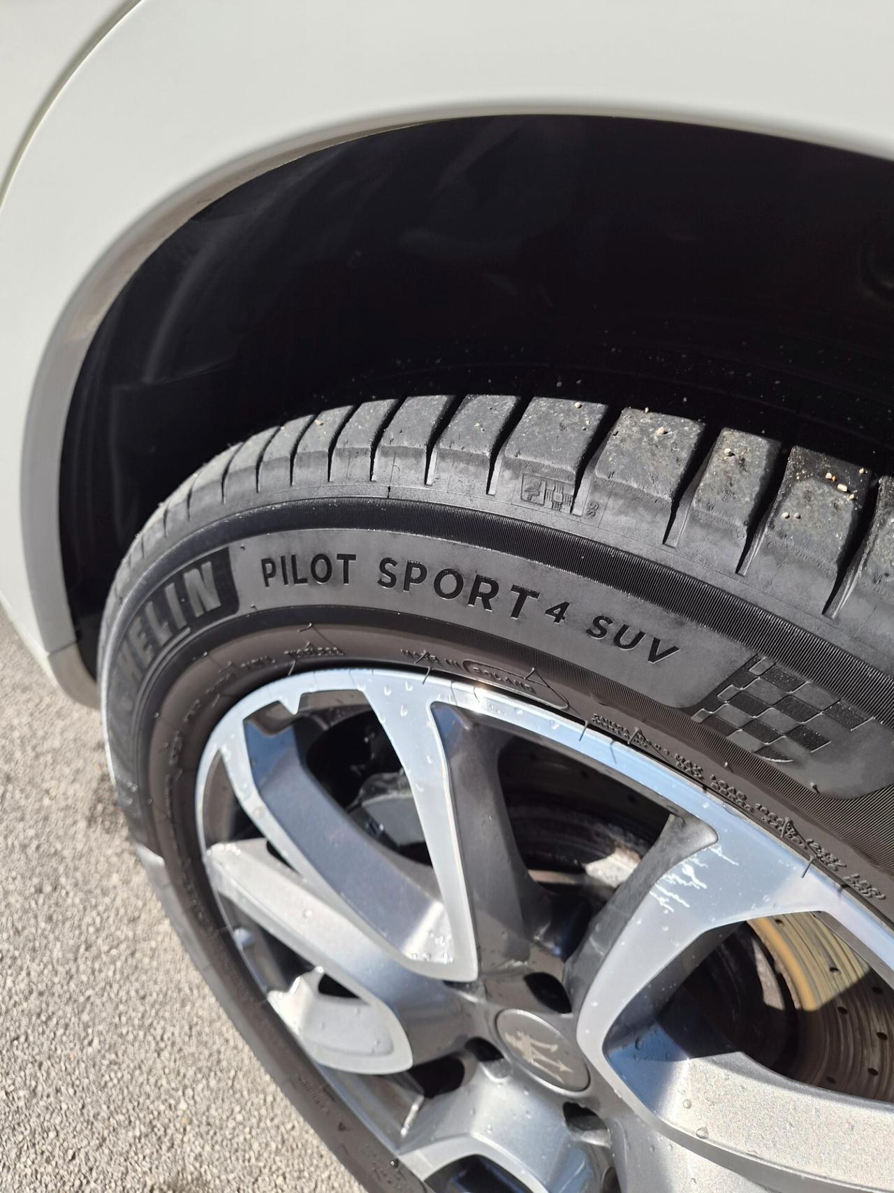 Maserati Levante V6 Diesel 275 CV AWD Granlusso TETTO APRIBILE