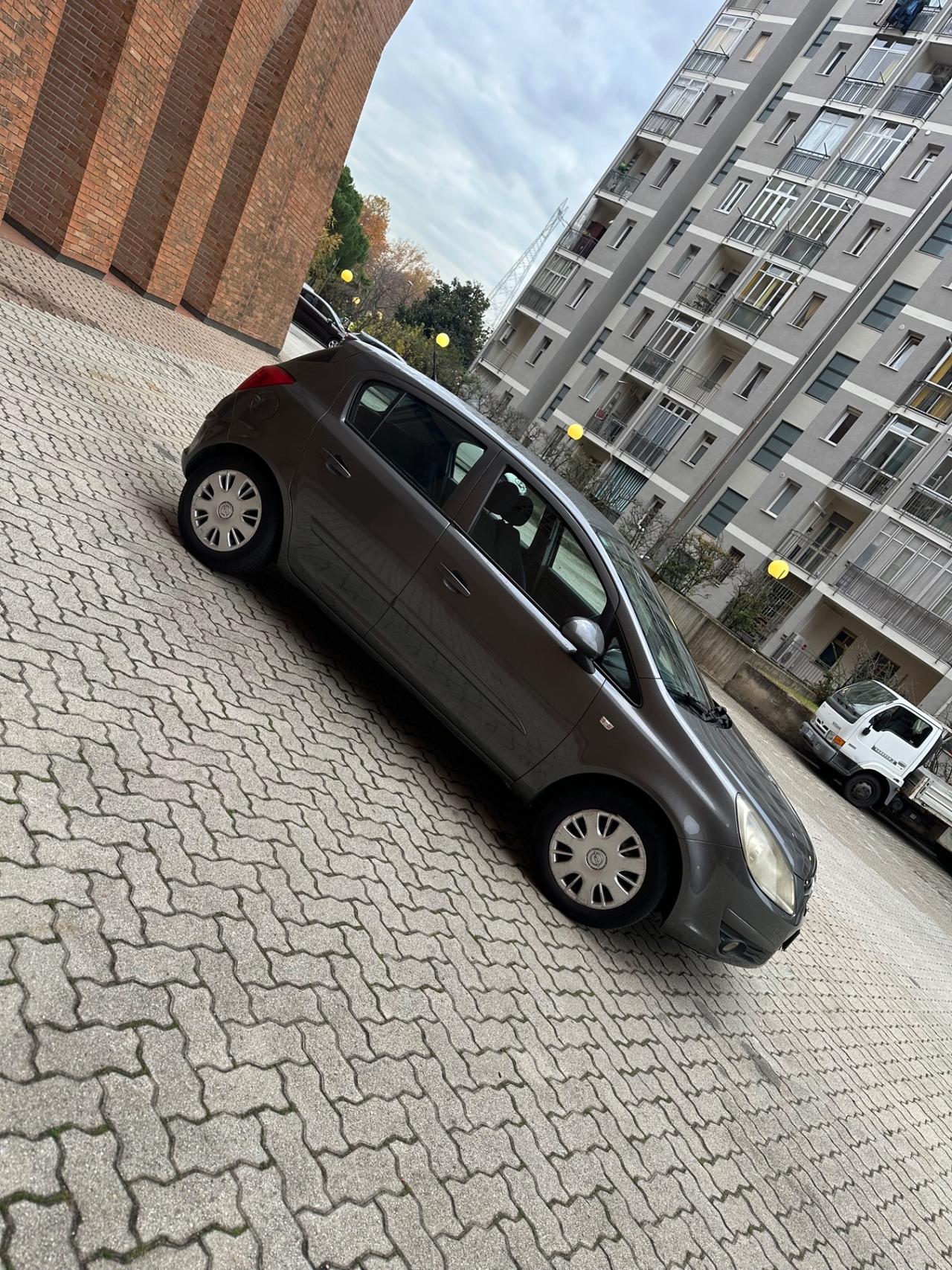 Opel Corsa 1.2 5 porte Easytronic Enjoy