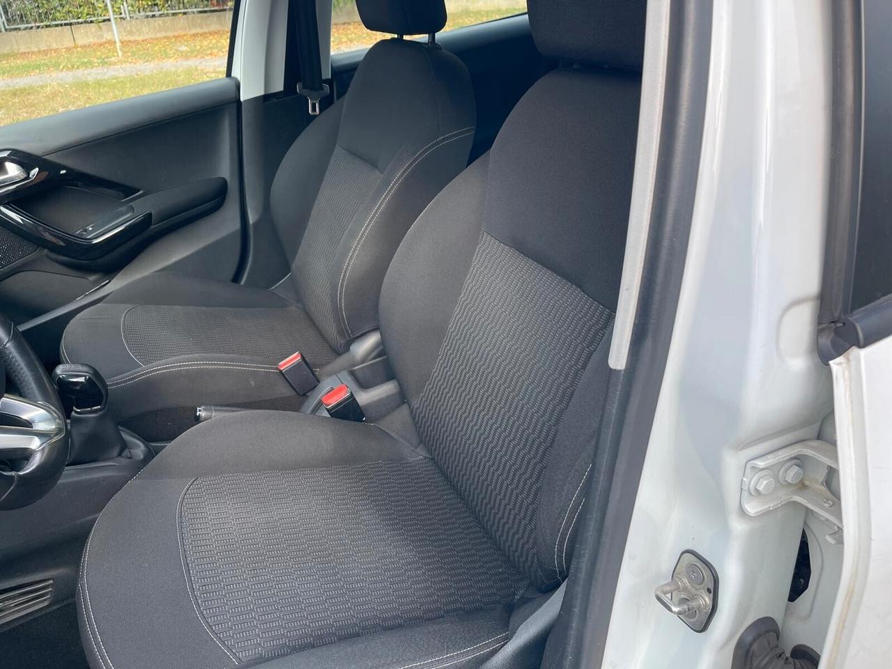 Peugeot 208 PureTech 82 5 porte Allure