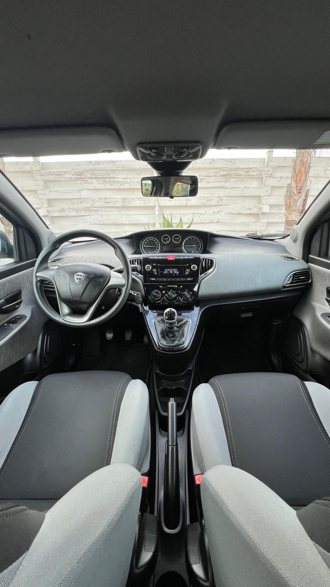 Lancia Ypsilon 5 porte Metano