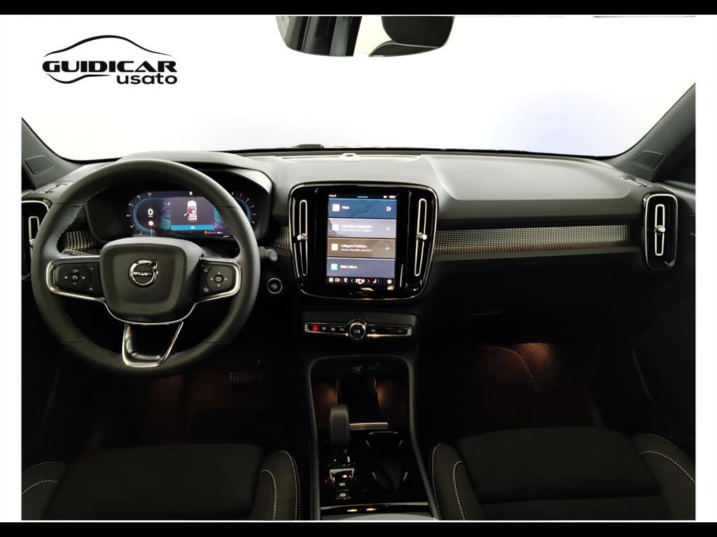 VOLVO XC40 2023 - XC40 2.0 b3 Plus Black Edition auto