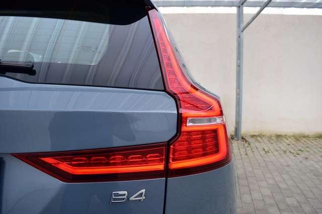 Volvo V60 2.0 B4 Mhev Geartronic 197 cv Momentum Business