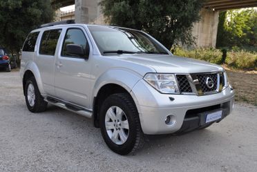 Nissan Pathfinder 2.5 dCi SE 7 Posti-Gancio Traino