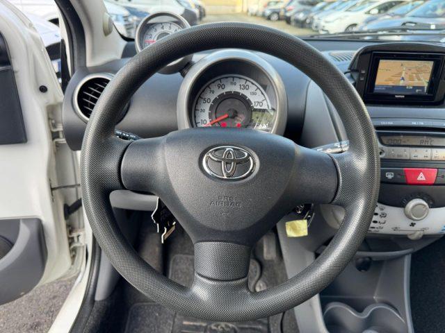 TOYOTA Aygo 1.0 12V VVT-i 5pt Connect Navi AUT.