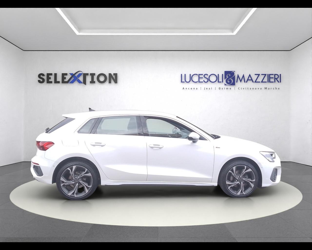 AUDI A3 4ª serie - A3 SPB 30 g-tron S tronic S line edition