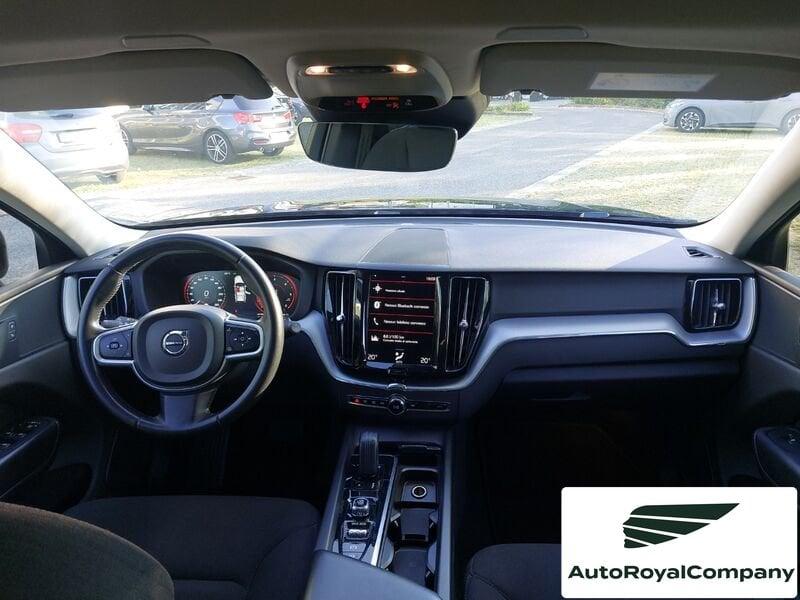 Volvo XC60 B4 D automatico Momentum IVA ESPOSTA