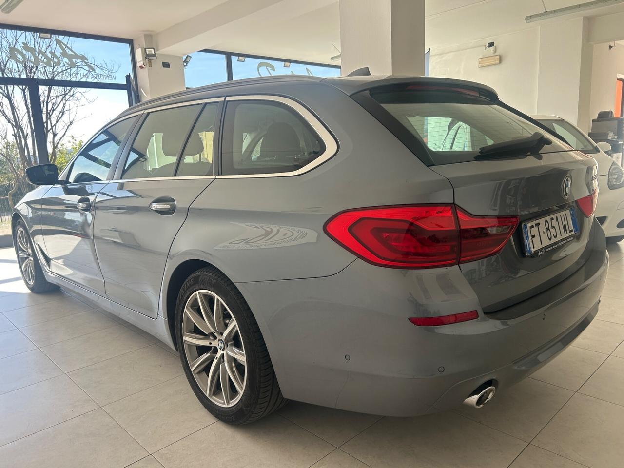 BMW 520D LUXURY 140KW CAMBIO AUTOMATICO