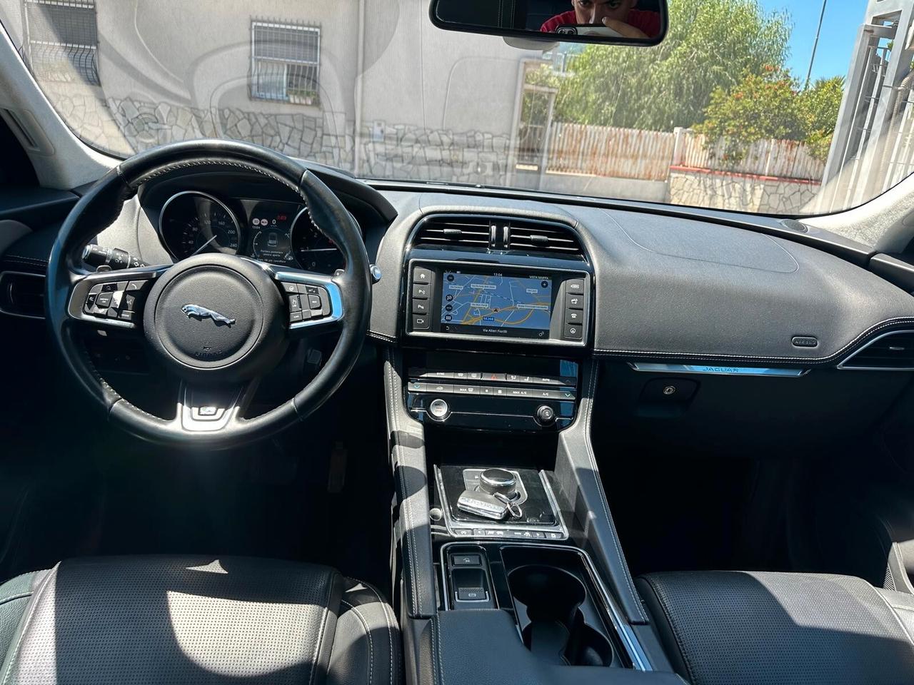 Jaguar F-Pace 2.0 D 180 CV AWD aut. R-Sport-06/2017