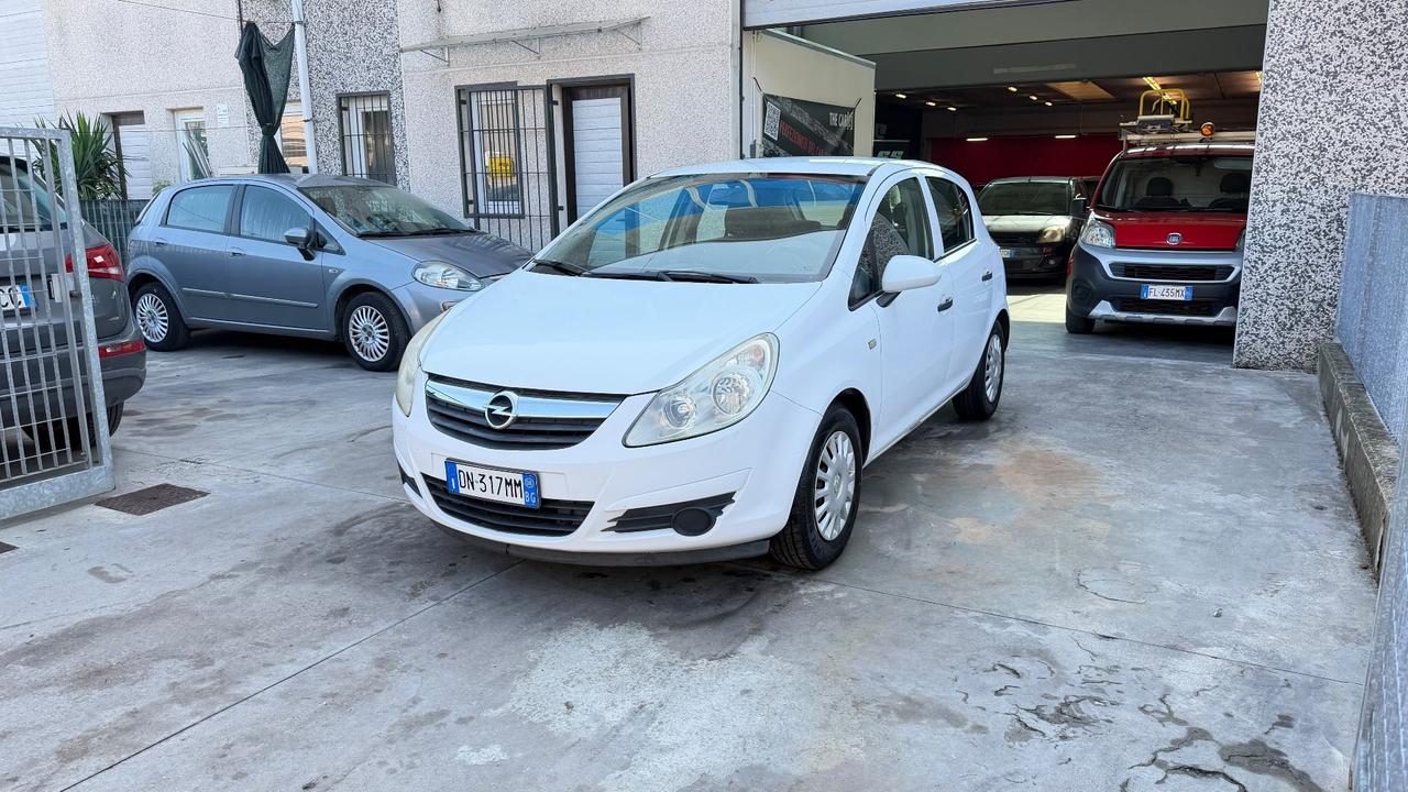 Opel Corsa 1.2 5 porte Cosmo