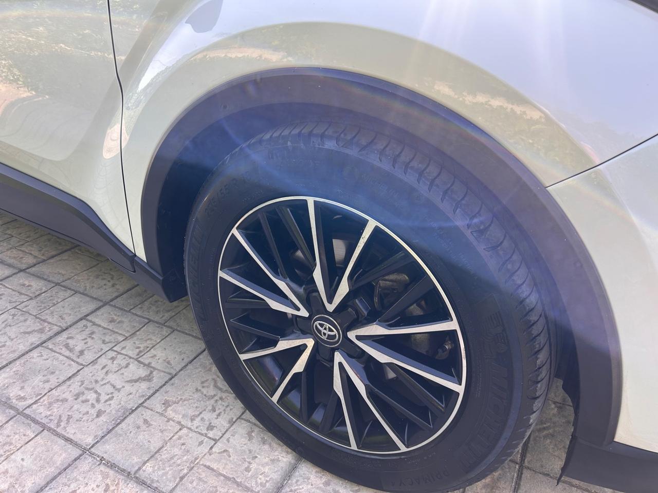 Toyota C-HR 1.8 Hybrid E-CVT Trend