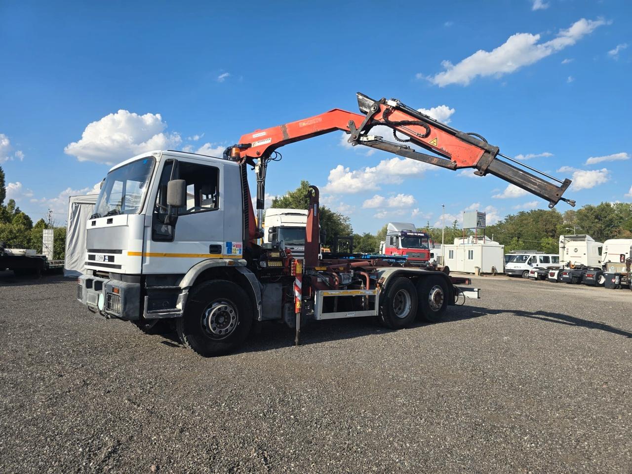 AUTOCARRO SCARRABILE MACCHINA OPERATRICE