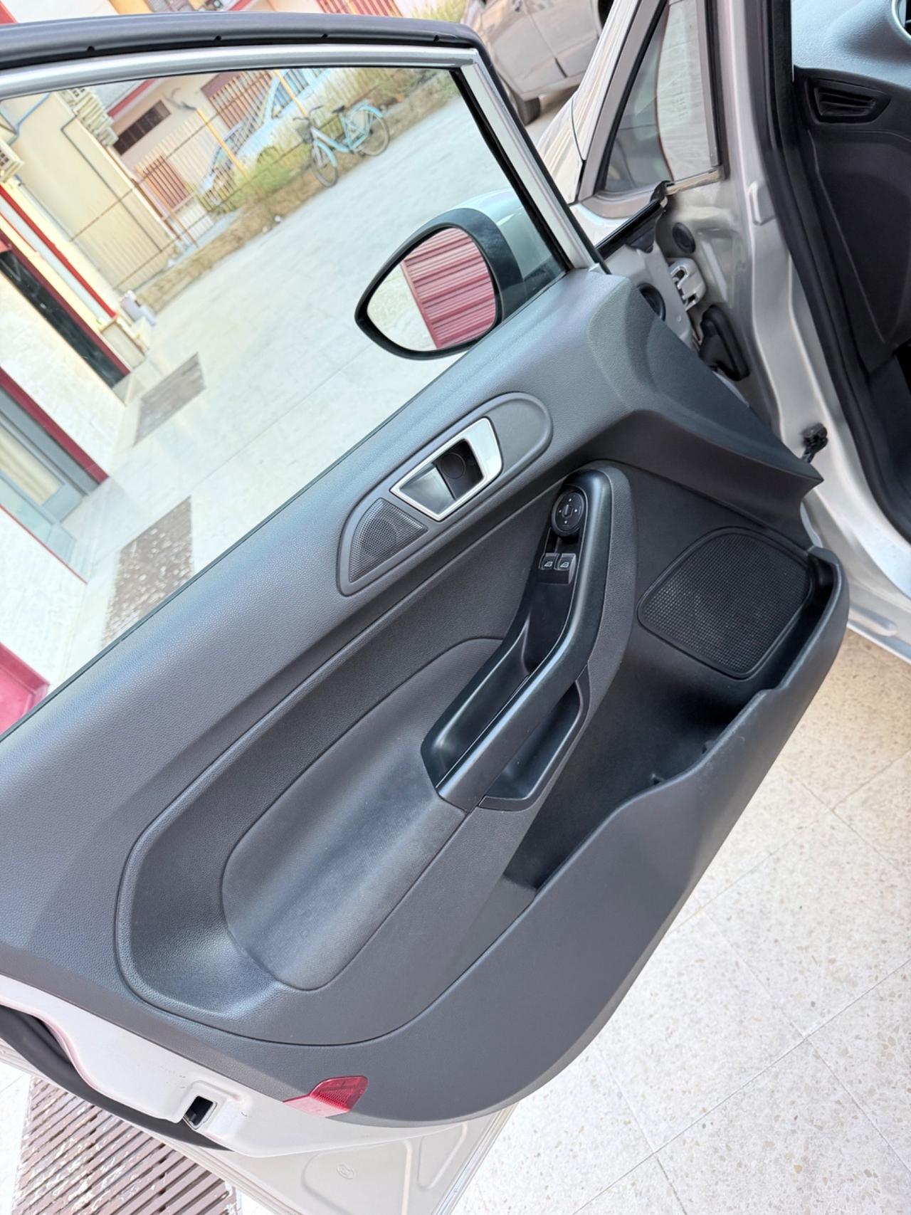 Ford Fiesta 1.5 TDCi Diesel 75CV