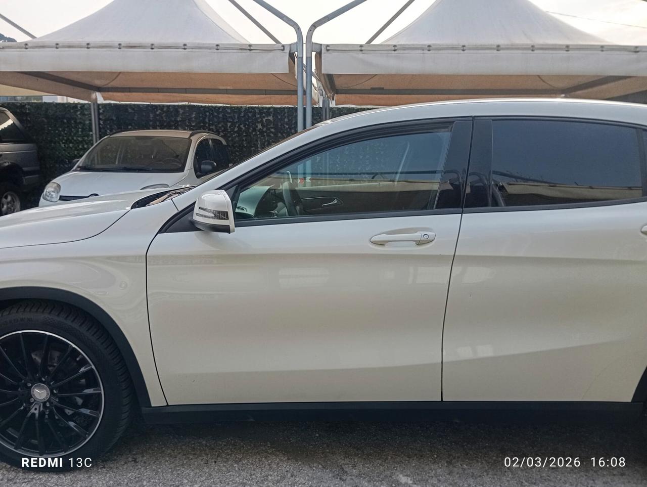 Mercedes-benz GLA 180 d Premium