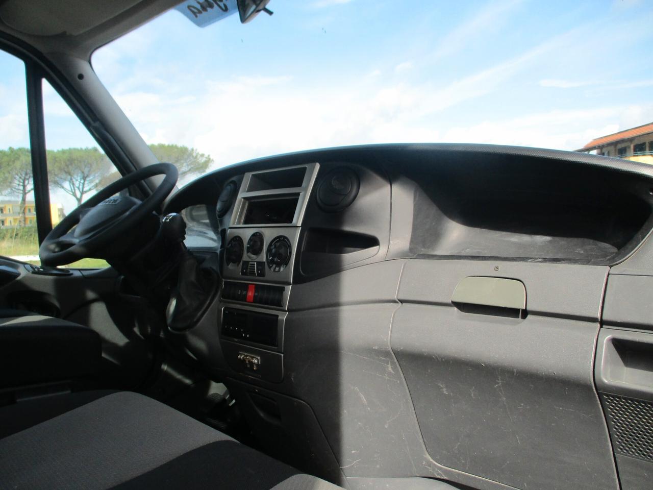 Iveco Daily 60C15 3000 150CV CASSONE FISSO DA 4.30 M PATENTE C