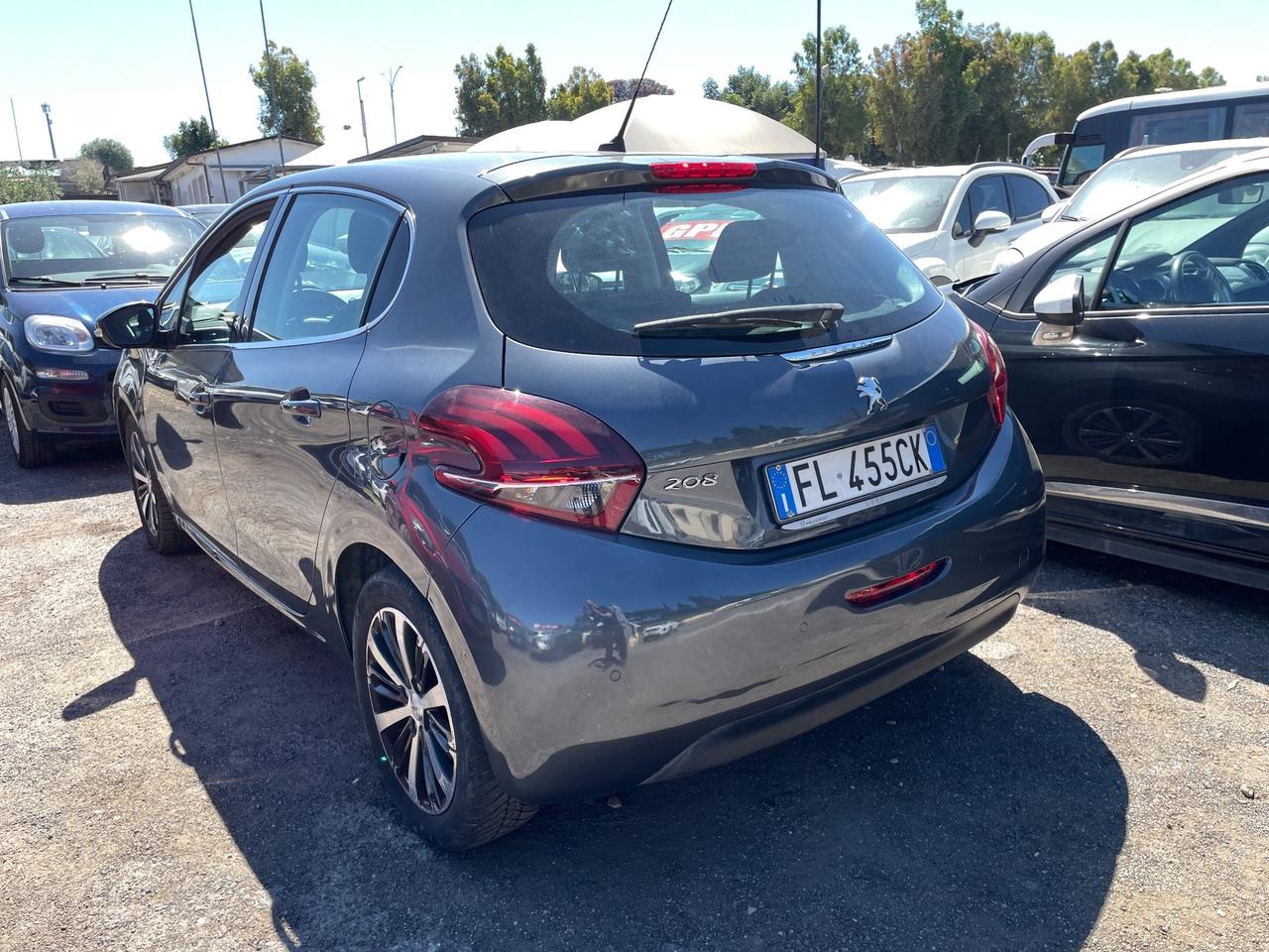 Peugeot 208 BlueHDi 5 porte Allure - navigatore- retrocamera