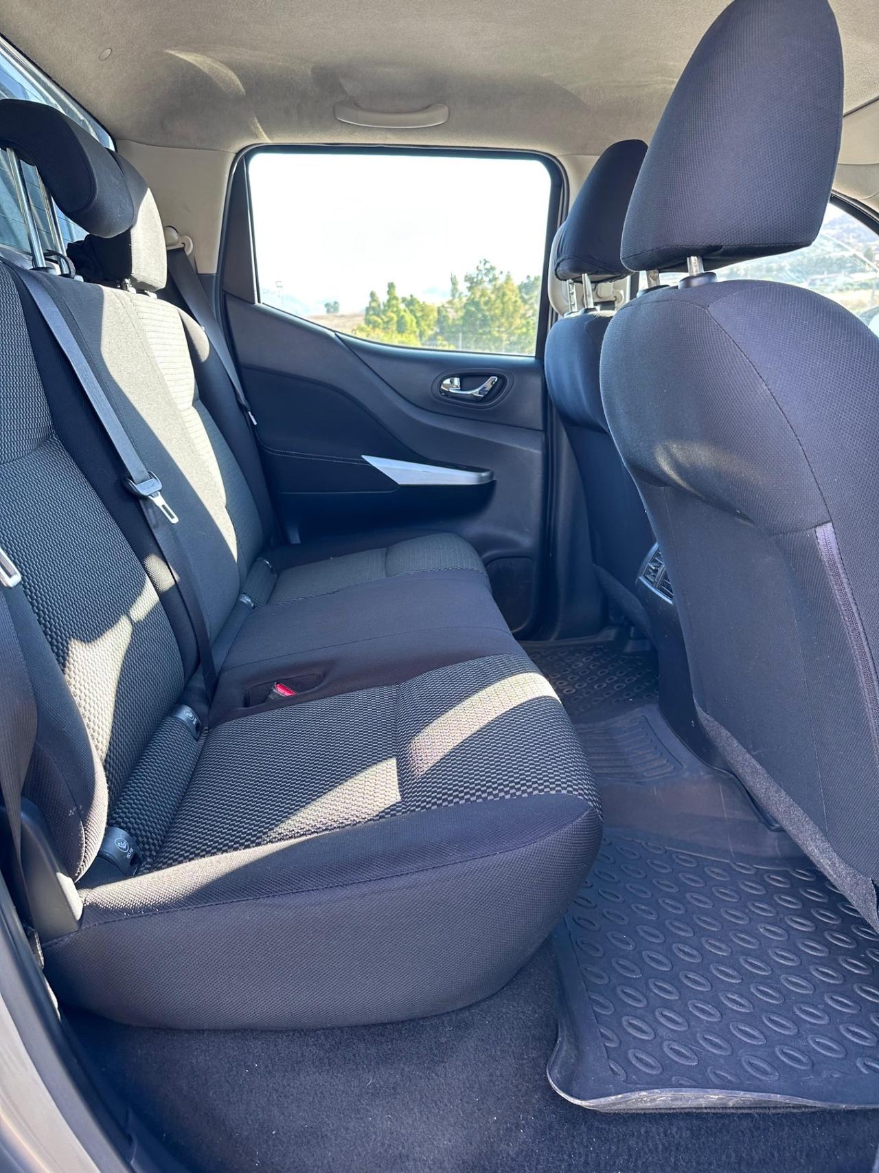 Nissan Navara 2.3 dCi 4WD King Cab Acenta