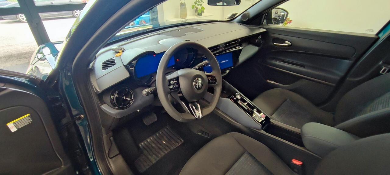 Alfa Romeo Junior 1.2 136 CV Hybrid eDCT6 Speciale