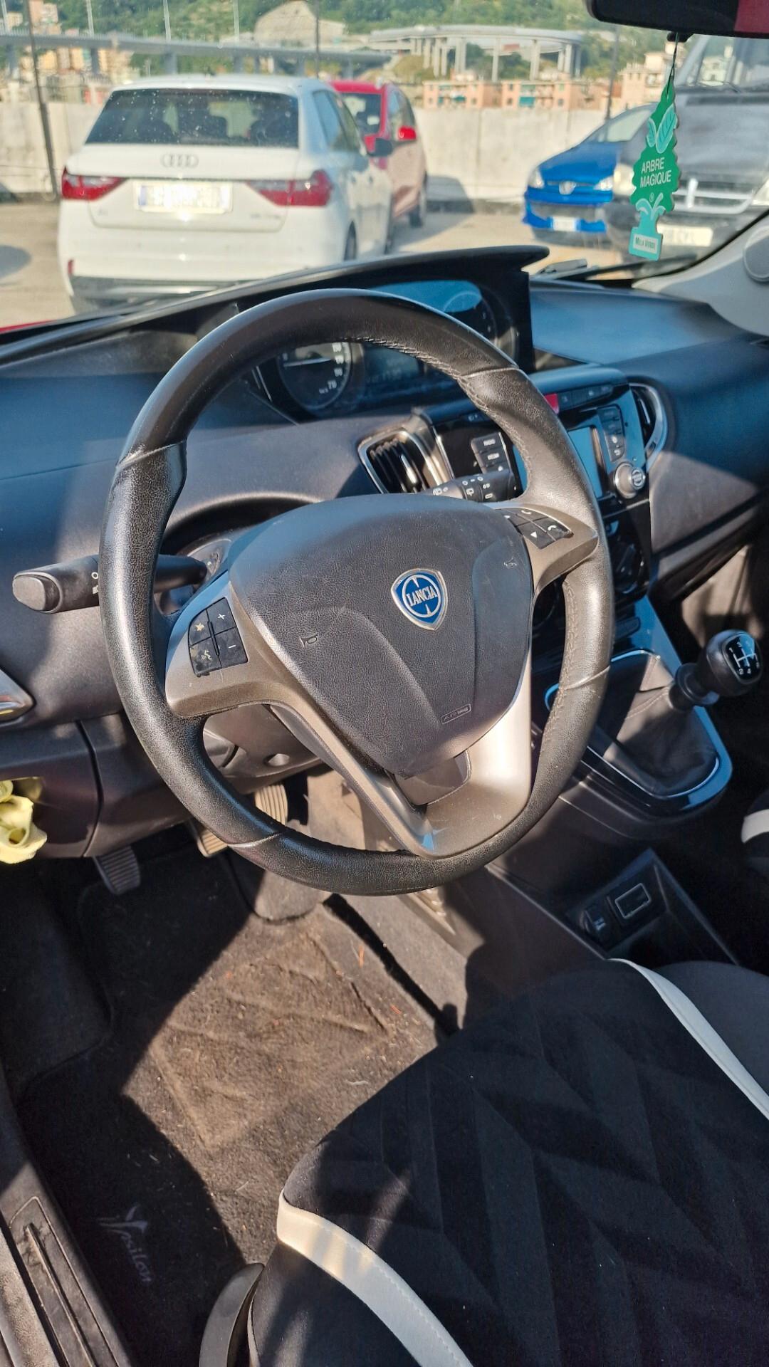 Lancia Ypsilon 1.2 69 CV 5 porte GPL Ecochic Gold