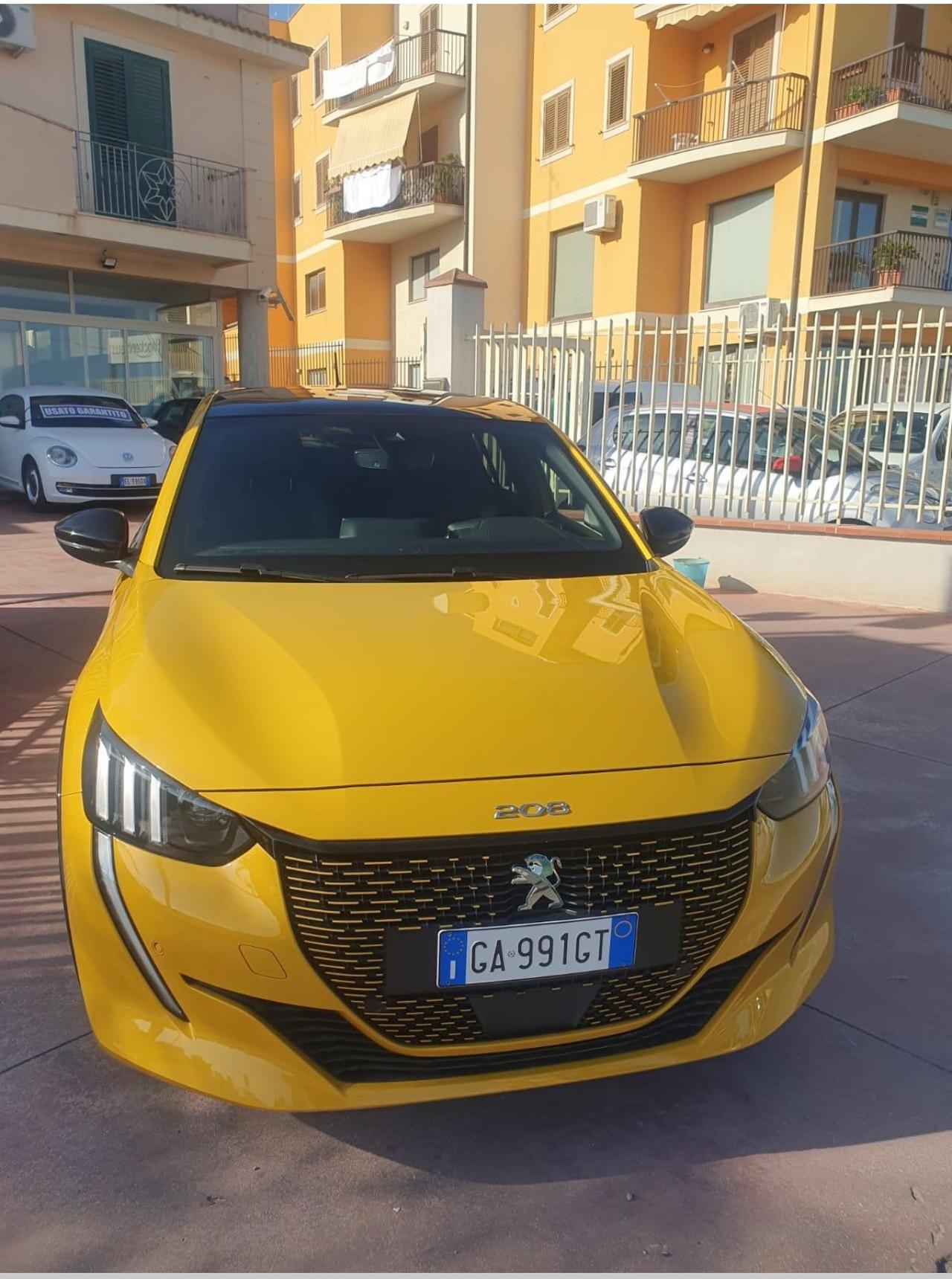 Peugeot 208 motore elettrico 136 CV 5 porte GT