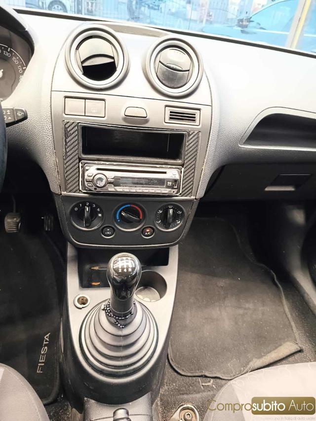 FORD Fiesta 1.2 16V 3p. Titanium