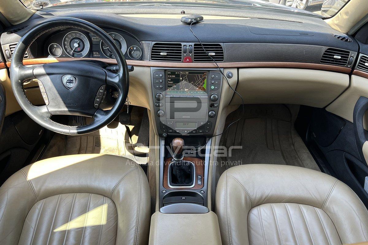 LANCIA Thesis 2.4 JTD Emblema
