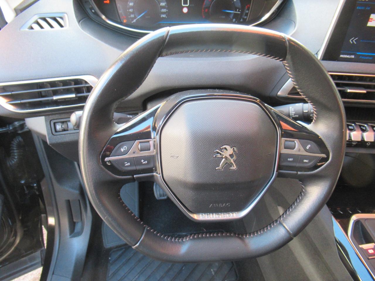 Peugeot 3008 BlueHDi 130 S&S Business