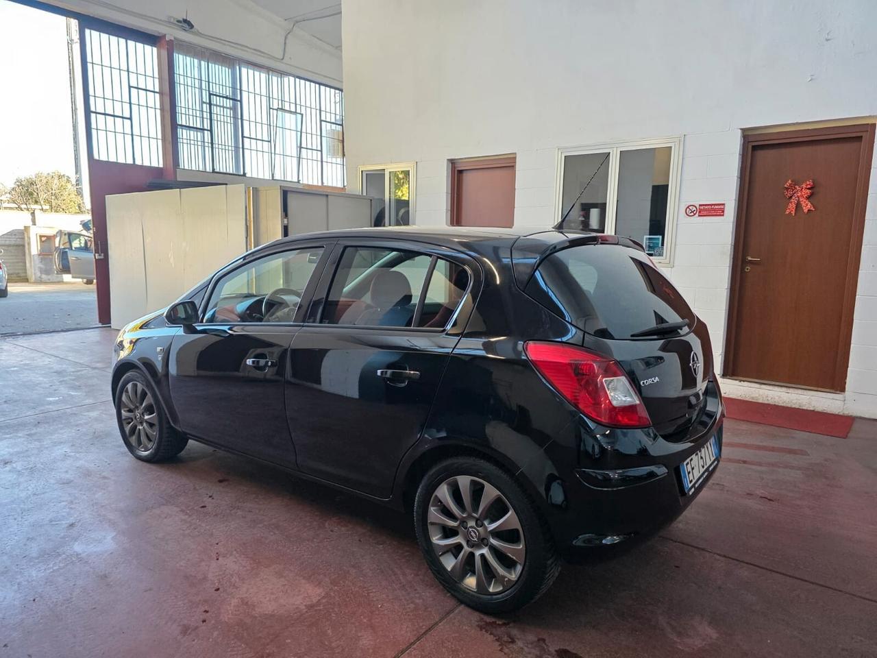 Opel Corsa 1.2 5P EDITION benzina neopatentati