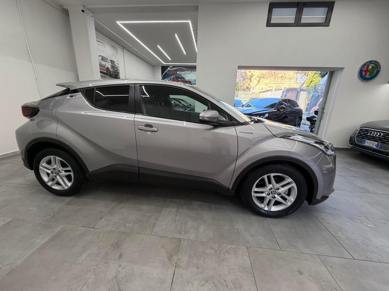 Toyota C-HR 1.8 Hybrid E-CVT Business 2022