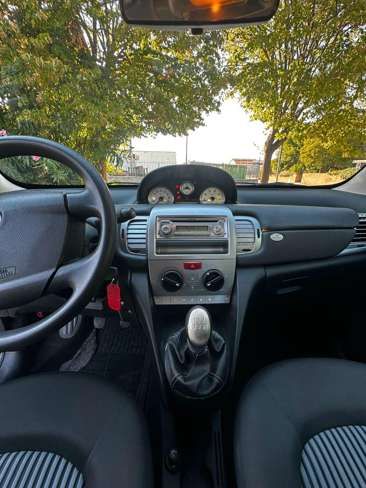 Lancia Ypsilon 1.2 SOLAMENTE 60.000 KM