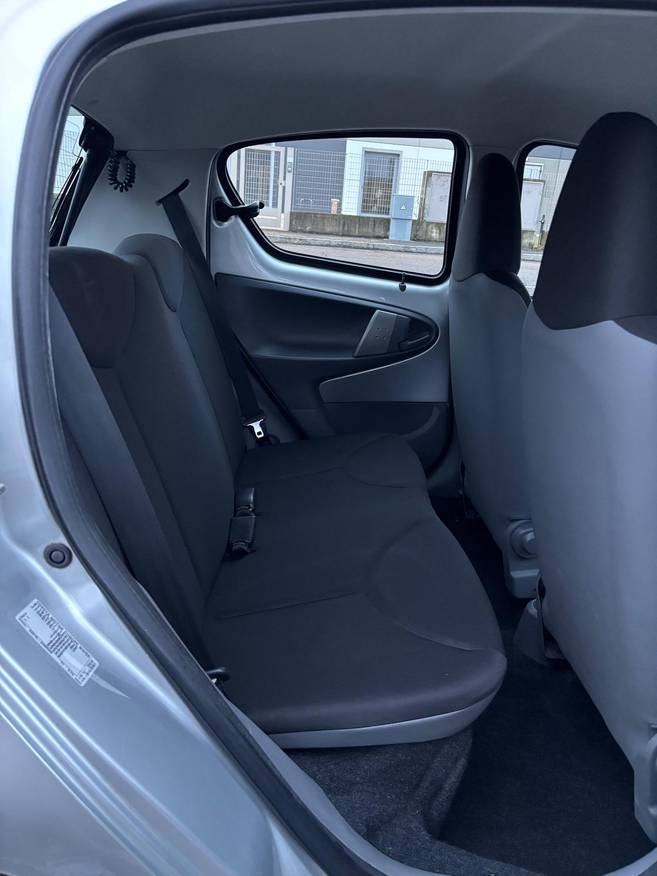 Toyota Aygo 1.0 12V VVT-i 5 porte Now Connect