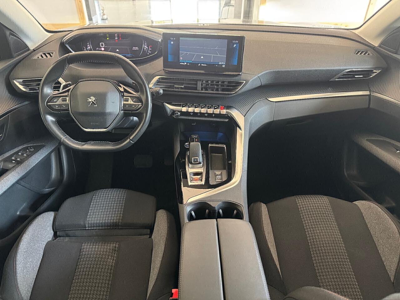 Peugeot 3008 BlueHDi 130 EAT8 Active Pack - 2021