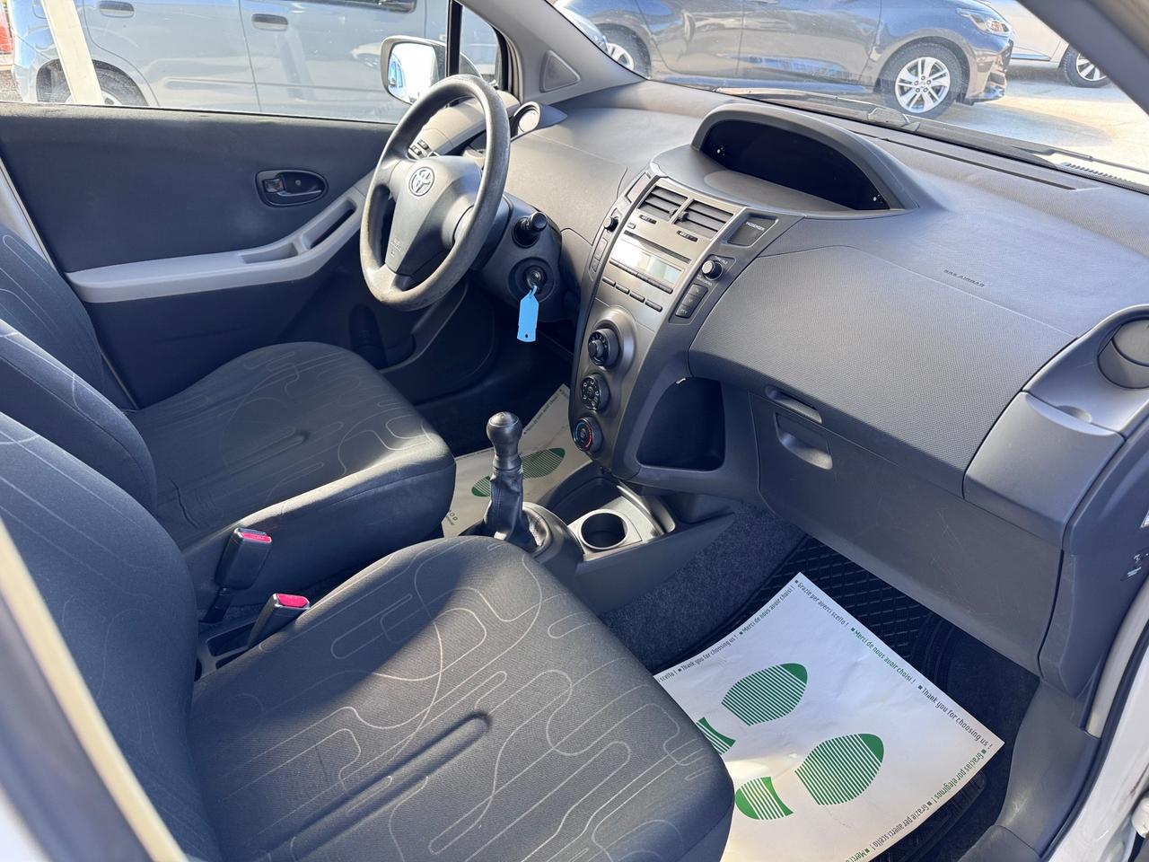 Toyota Yaris 1.0 5 porte