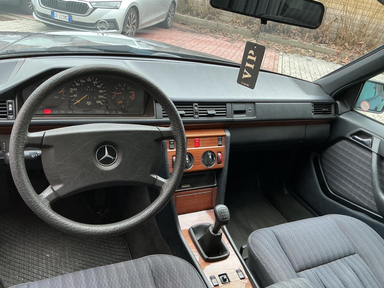 Mercedes-benz E 200 Station Wagon