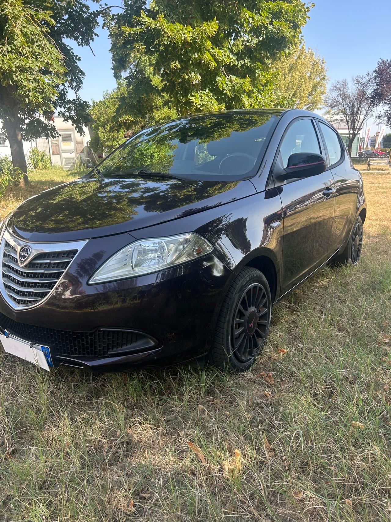 Lancia Ypsilon 1.2 69 CV 5 porte S&S Gold
