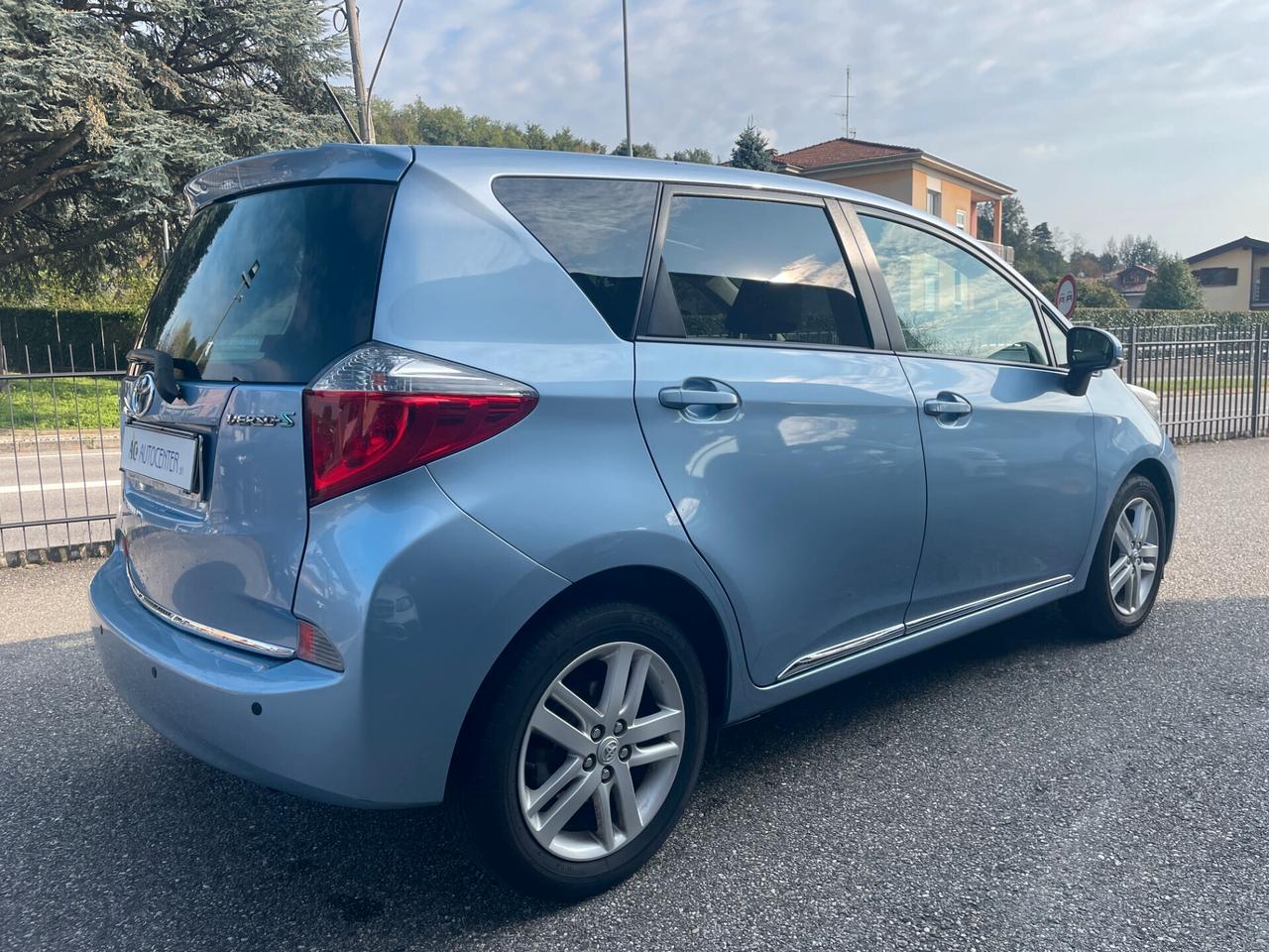 Toyota Verso-S 1.3 MT Lounge