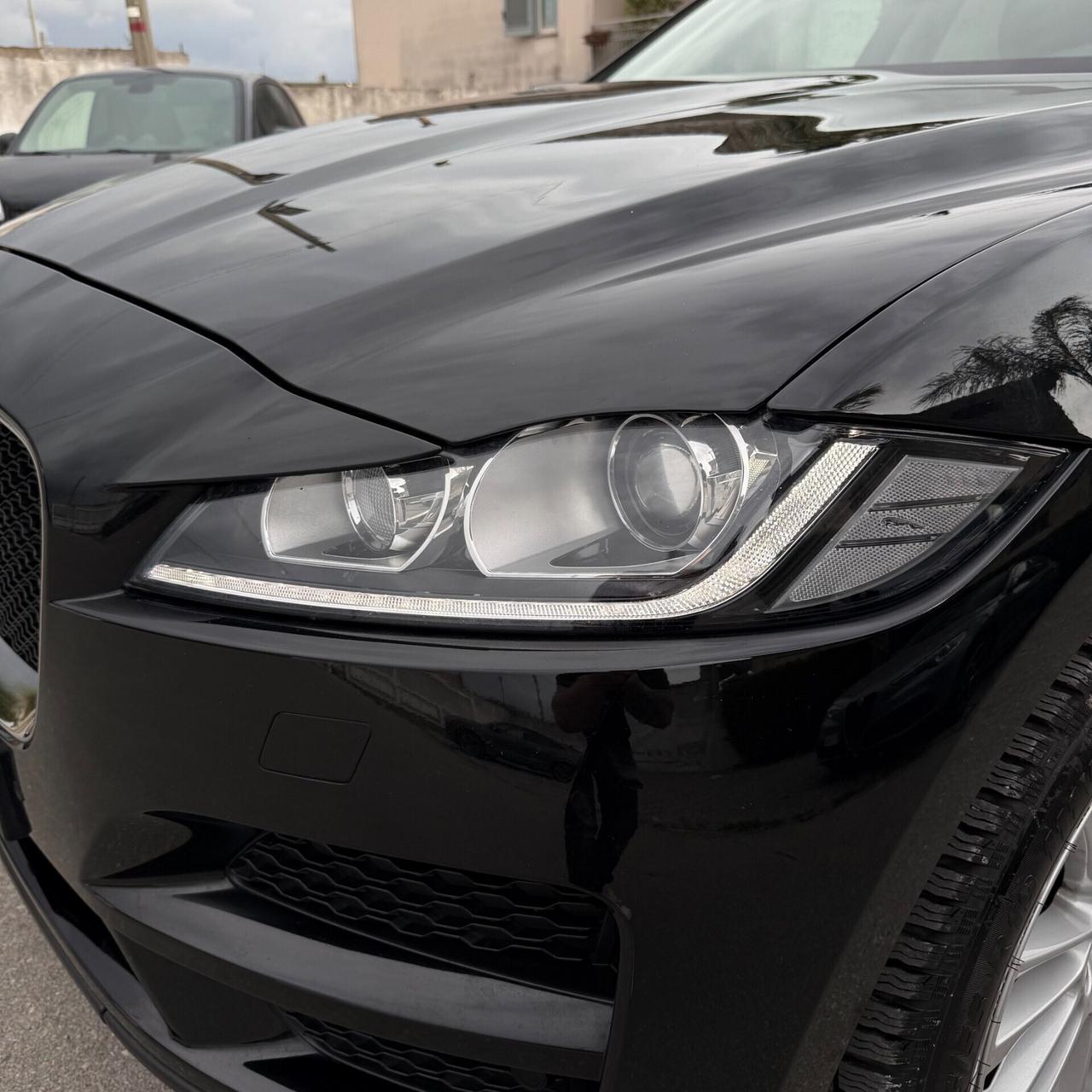 Jaguar F-Pace 2.0 D 180 CV aut. R-Sport Full