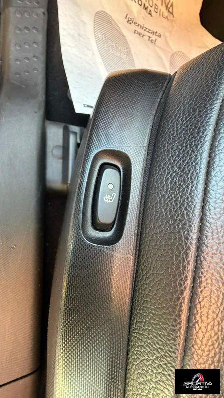 smart fortwo FARI LED TETTO PANORAMICO NAVI RATA MENSILE 202,00 fortwo 70 1.0 Passion