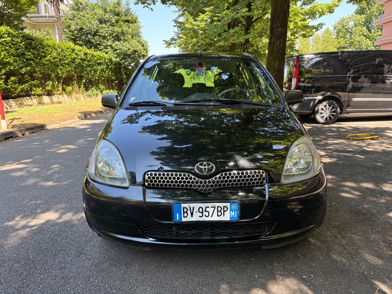 Toyota Yaris 1.0i 16V cat 5 porte Sol
