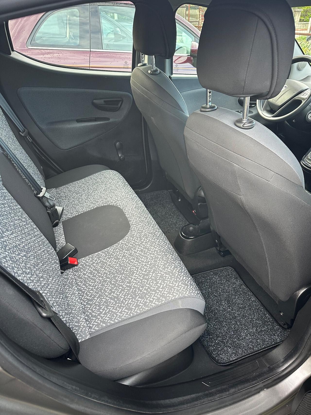 Lancia Ypsilon 1.0 FireFly 5 porte S&S Hybrid Ecochic Gold